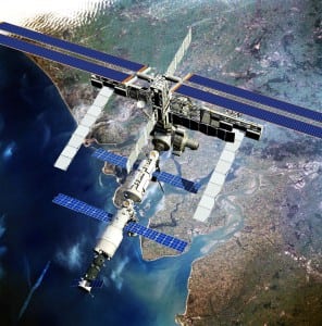 Satellite-orbiting-earth(Yuri_Arcurs__Fotolia)
