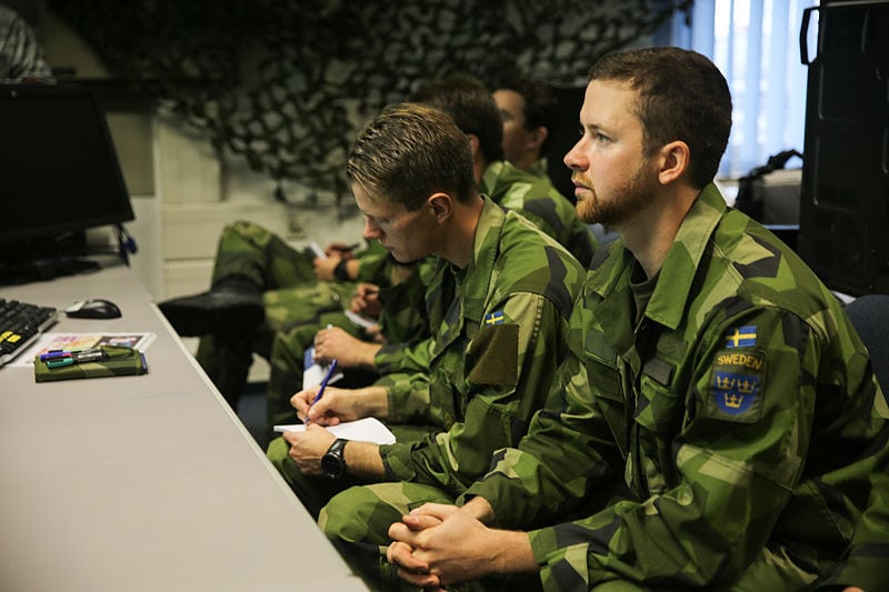 Swedish soldiers at the Swedish Armed Forces Intelligence and Security Centre. Photo: Wikimedia. 