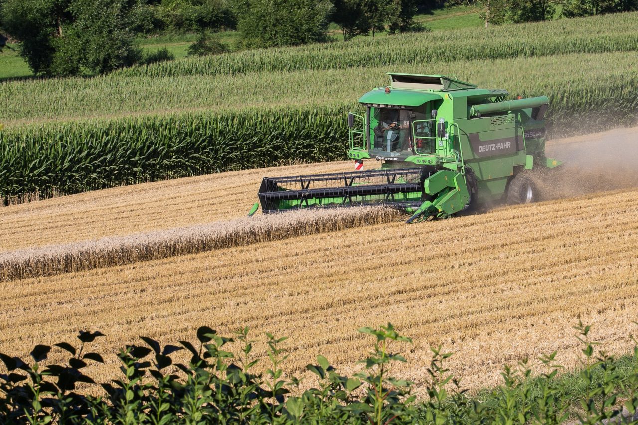 A combine harvester. Photo: Pixabay. 