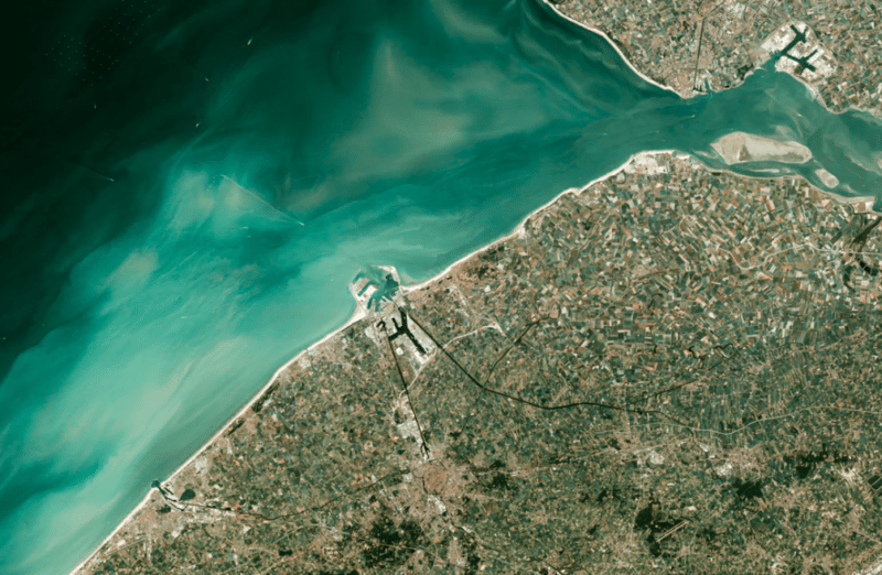 Satellite imagery of the Port of Zeebrugge in Belgium, 2015. Photo: UrtheCast. 