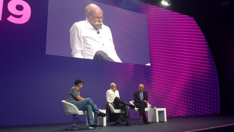 Daimler CEO Dieter Zetsche and Microsoft CEO Satya Nadella talk about the transformation of their companies - and want to work together more in the future. (Photo: Gerster)